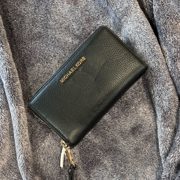 Brand new Michael kors Jet set multifunctional phone case wallet - Picture 2 of 7